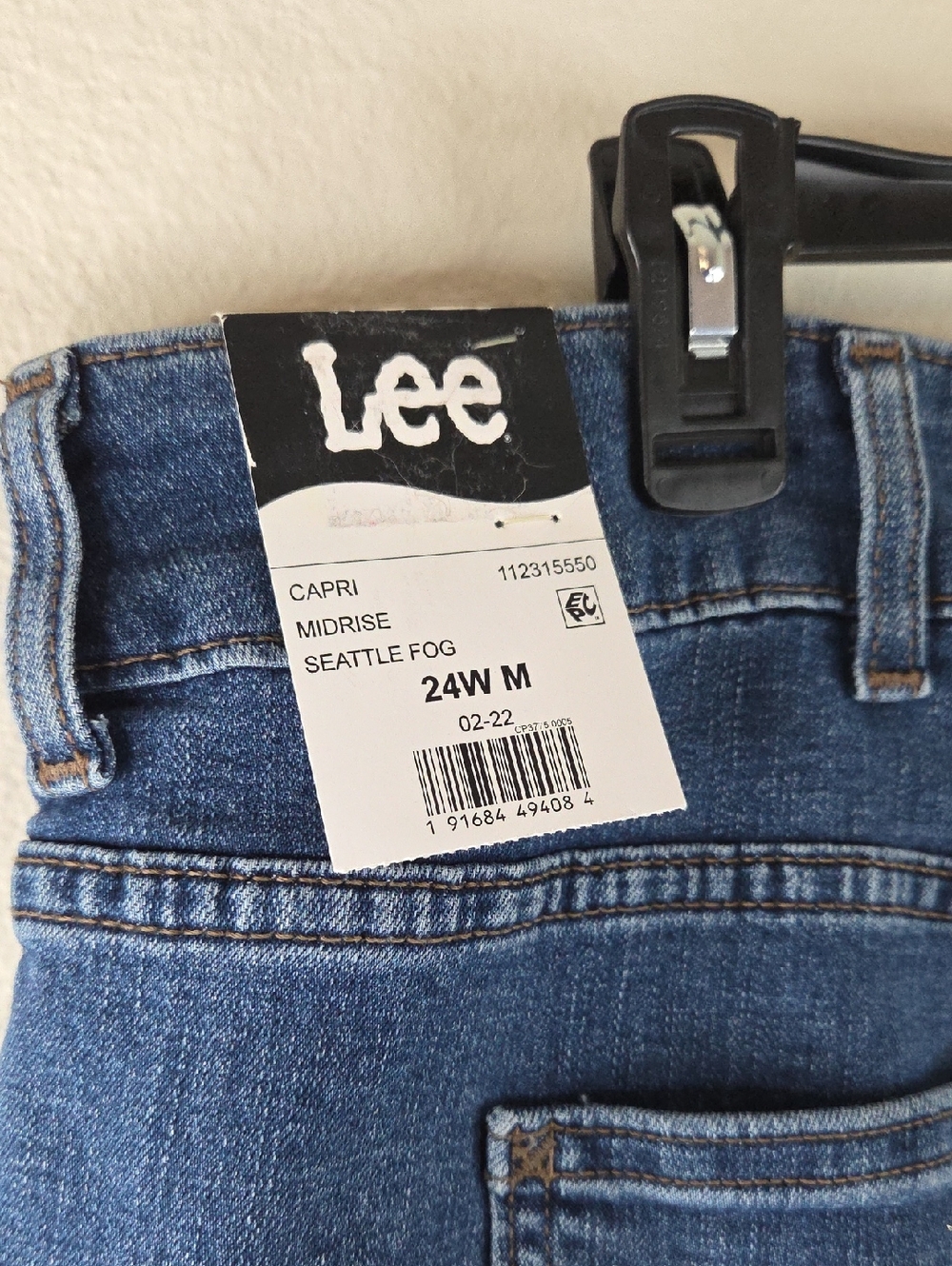 Lee Womans Midrise Regular Fit Capri STRETCH DENIM 24W NWT - Picture 4 of 16